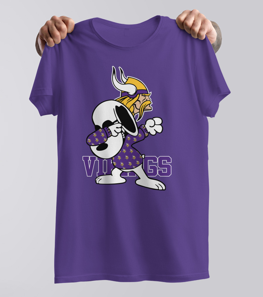 Minnesota Vikings Snoopy Dabbing Peanuts Football Fandom T-Shirt