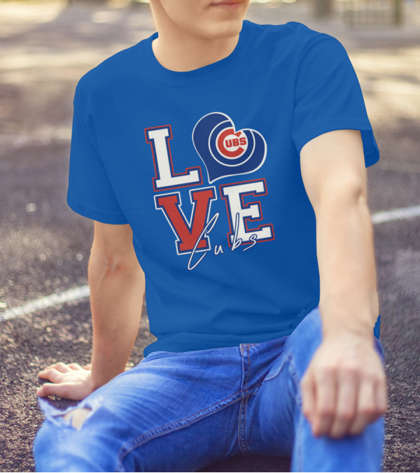 LOVE Cubs Heart Chicago Cubs T-Shirt