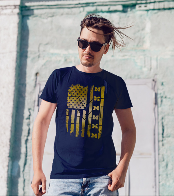 Michigan Wolverines M American Flag T-Shirt
