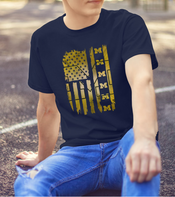 Michigan Wolverines M American Flag T-Shirt