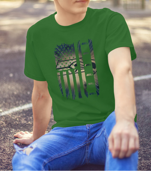 Seattle Seahawks American Flag Distressed Vintage T-Shirt