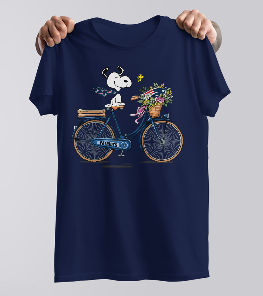 New England Patriots Happy Snoopy Bicycle With Flower Basket And Woodstock T-Shirt