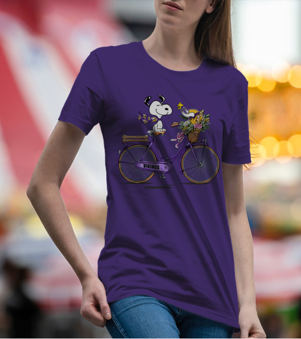 Minnesota Vikings Snoopy Woodstock Bicycle Adventure T-Shirt