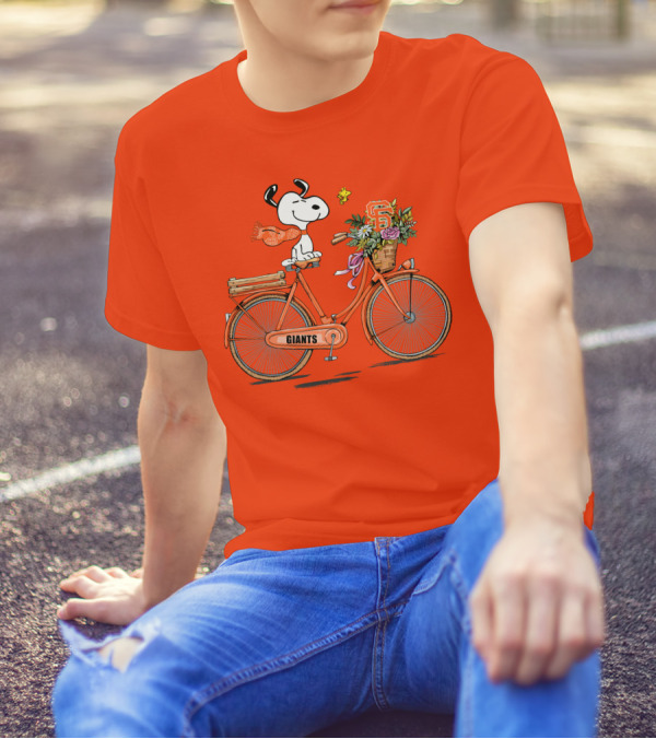 San Francisco Giants Snoopy On Bicycle With Flowers T-Shirt