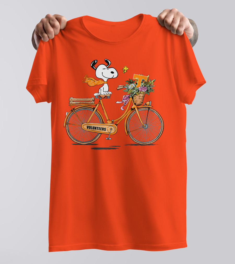 Tennessee Volunteers Snoopy On Bicycle With Flowers And Woodstock T-Shirt