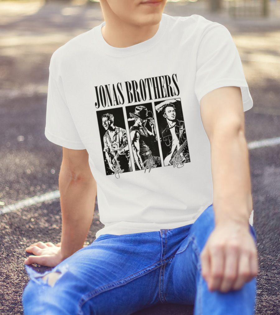 Jonas Brothers Vintage 90's Boy Band Signature Retro Style T-Shirt