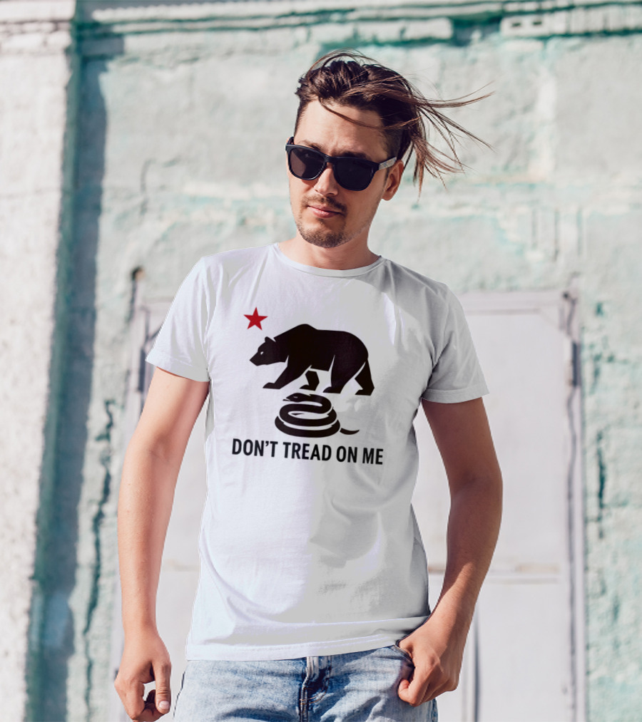 California Bear Tyrant King Don't Tread On Me Symbol With Star And Snake T-Shirt