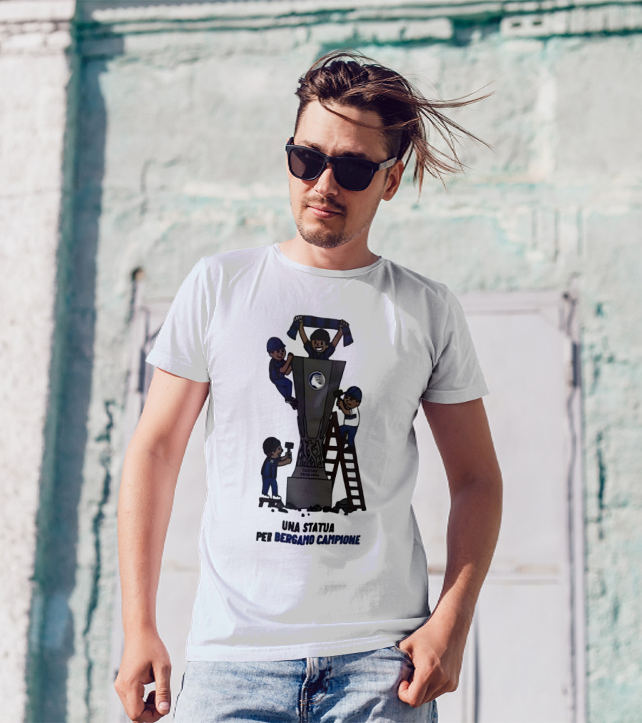 Dublino 22 05 2024 Europa League Cup Una Statua Per Bergamo Campione T-Shirt