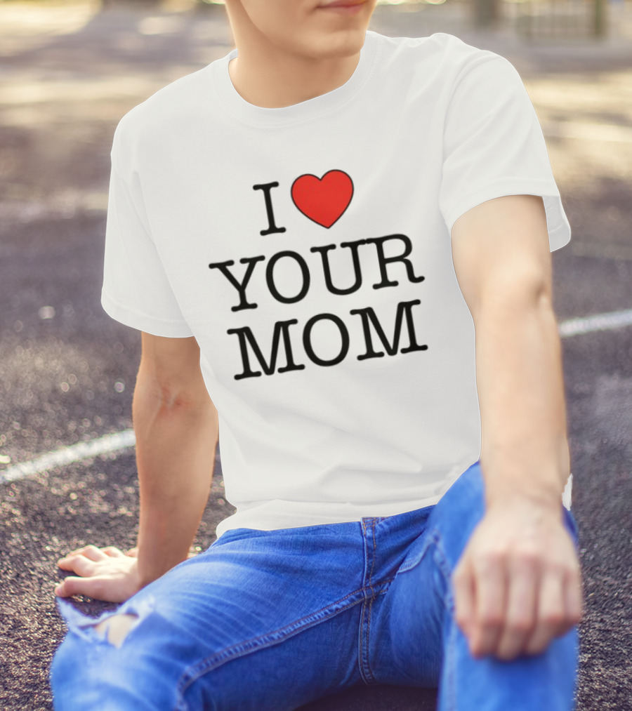 Kruzadar I Love Your Mom Heart Graphic T-Shirt