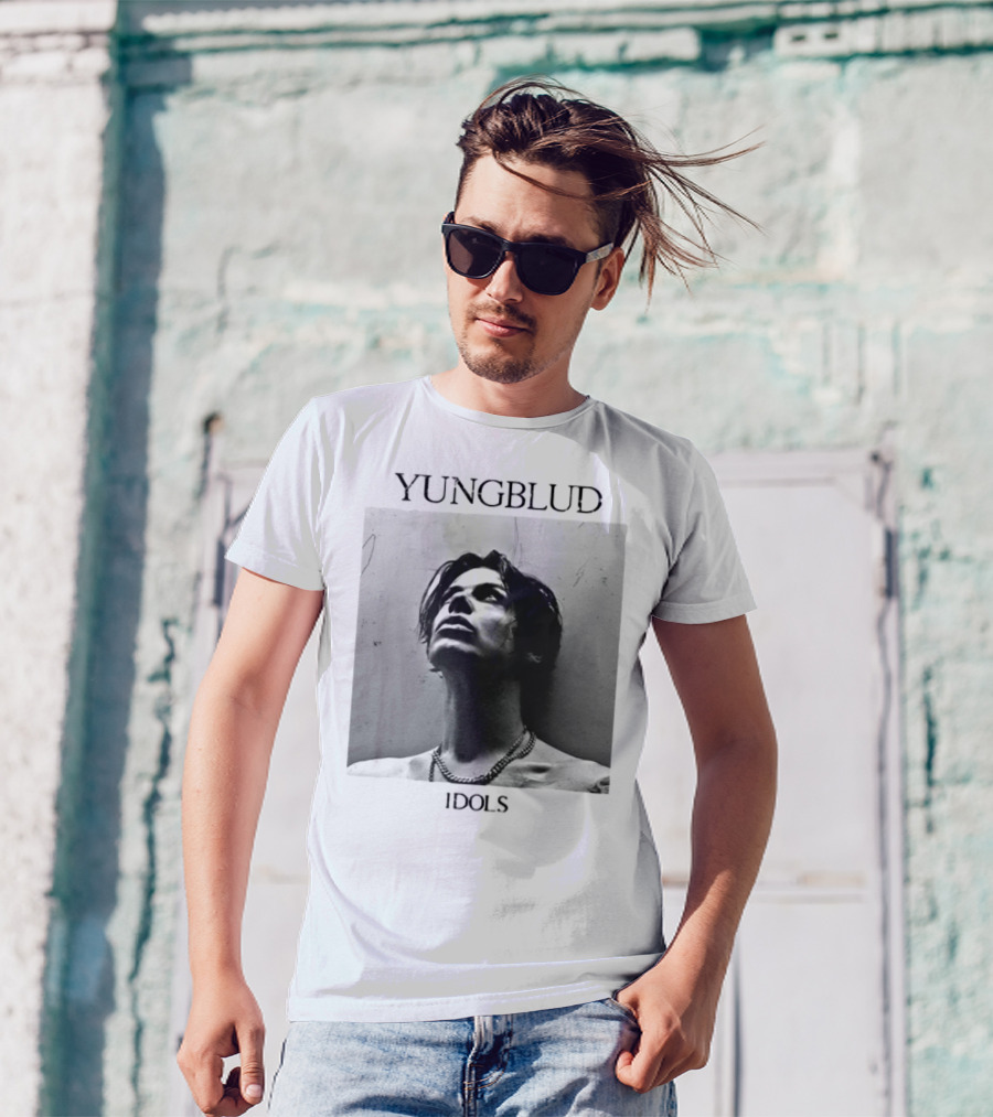 Yungblud Idols Black And White Portrait Chain Necklace T-Shirt