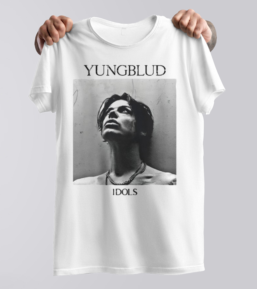 Yungblud Idols Black And White Portrait Chain Necklace T-Shirt