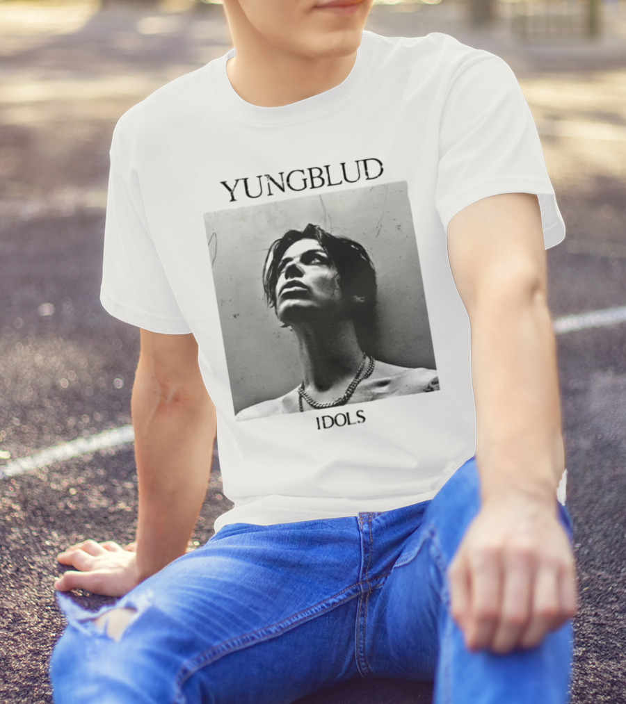 Yungblud Idols Black And White Portrait Chain Necklace T-Shirt