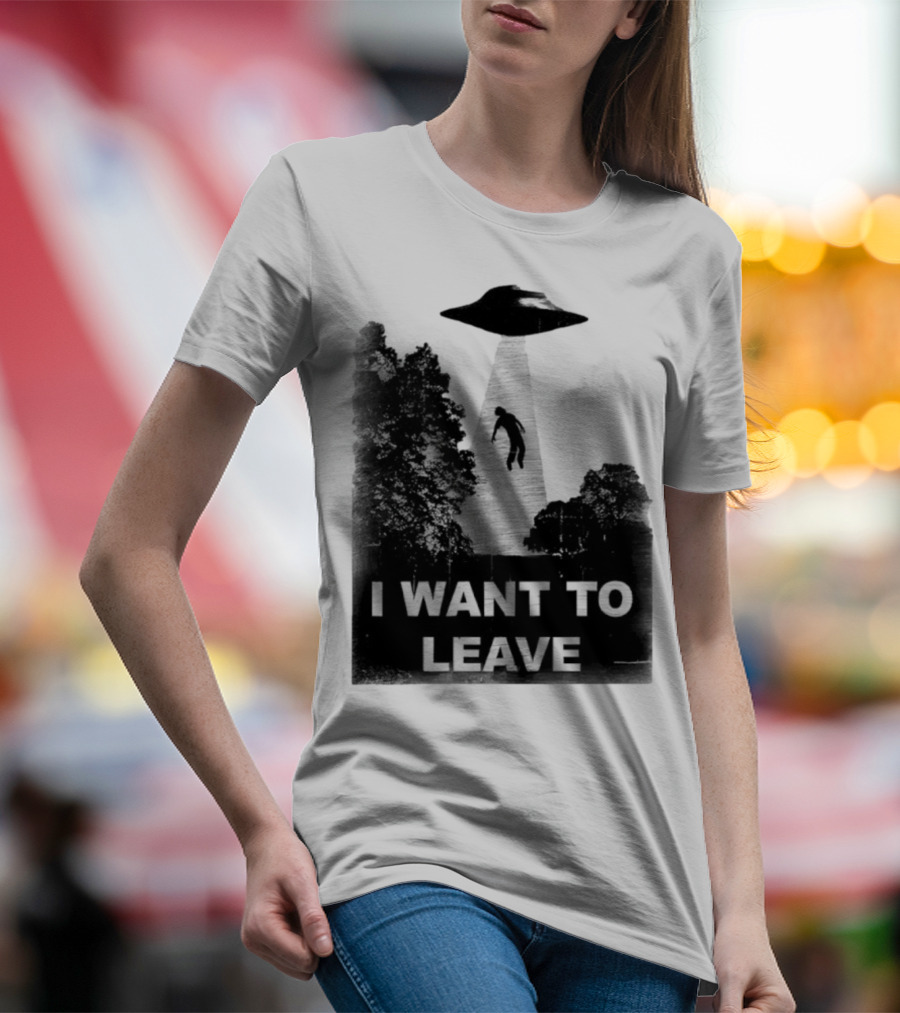 I Want To Leave UFO Abduction Scene Black And White Design T-Shirt