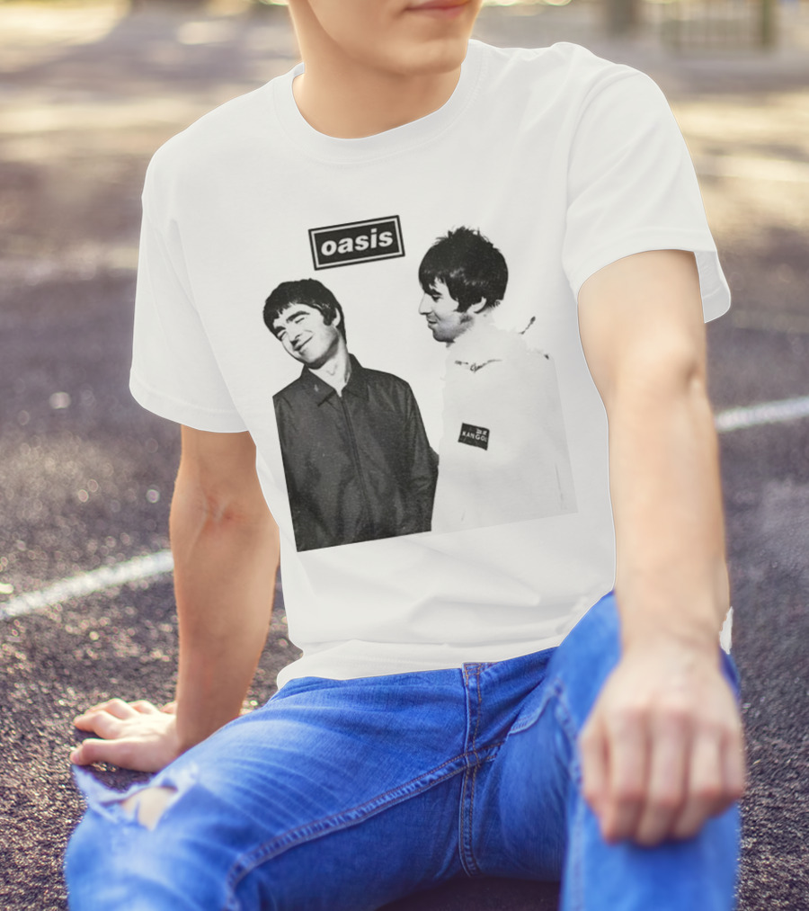 Noel Vs Liam Gallagher Oasis Band Kangol Vintage T-Shirt