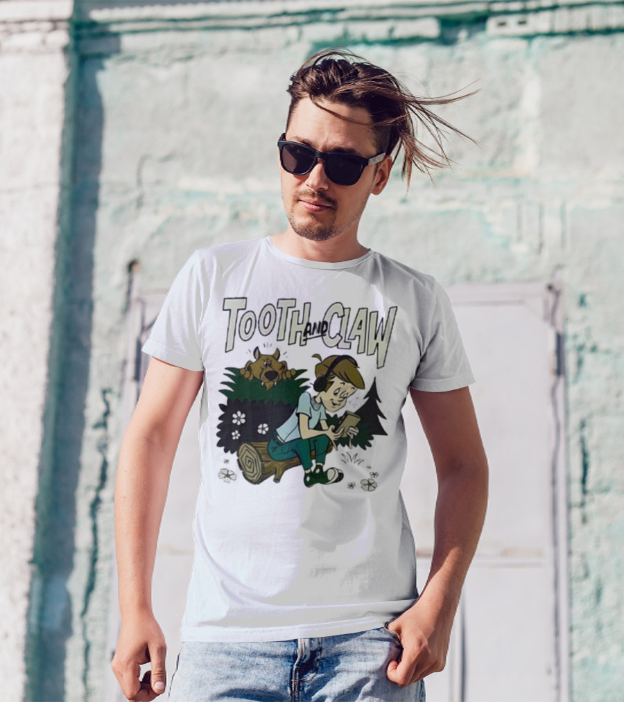 Tooth And Claw Podcast Don’t Look Behind You Headphones Listening Cartoon Dog Forest Scene T-Shirt