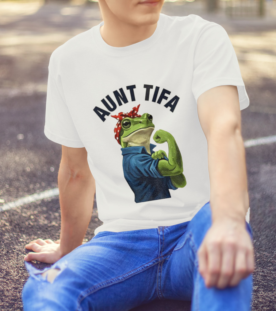 Aunt Tifa Rosie The Riveter Frog Meme Resist T-Shirt