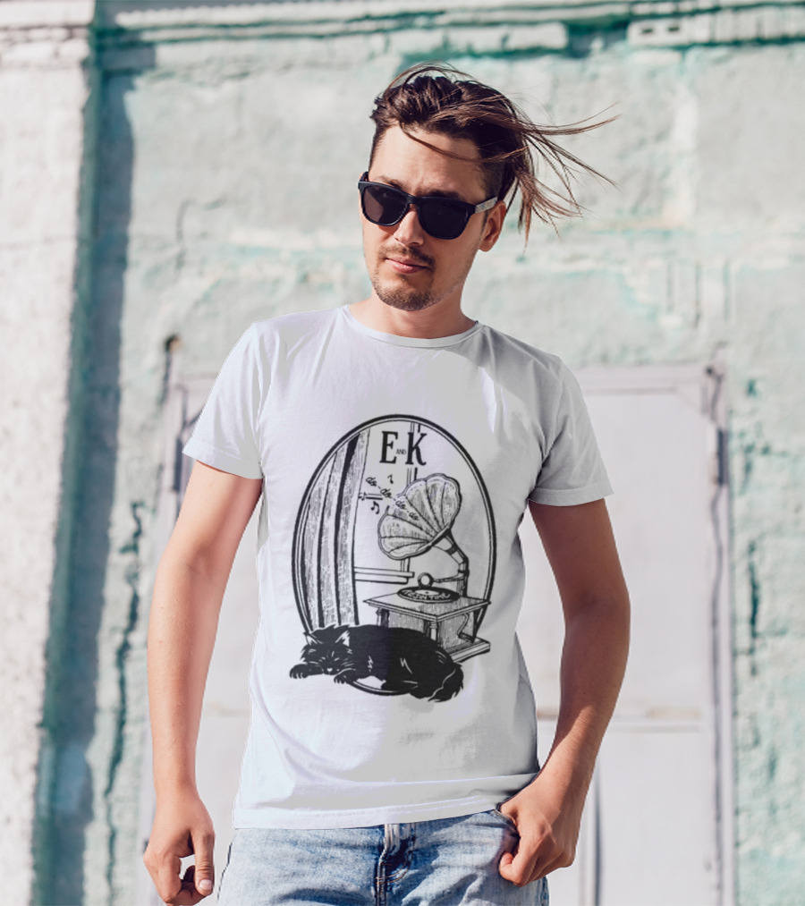 Evan And Katelyn EK Vintage Gramophone Oval Design T-Shirt