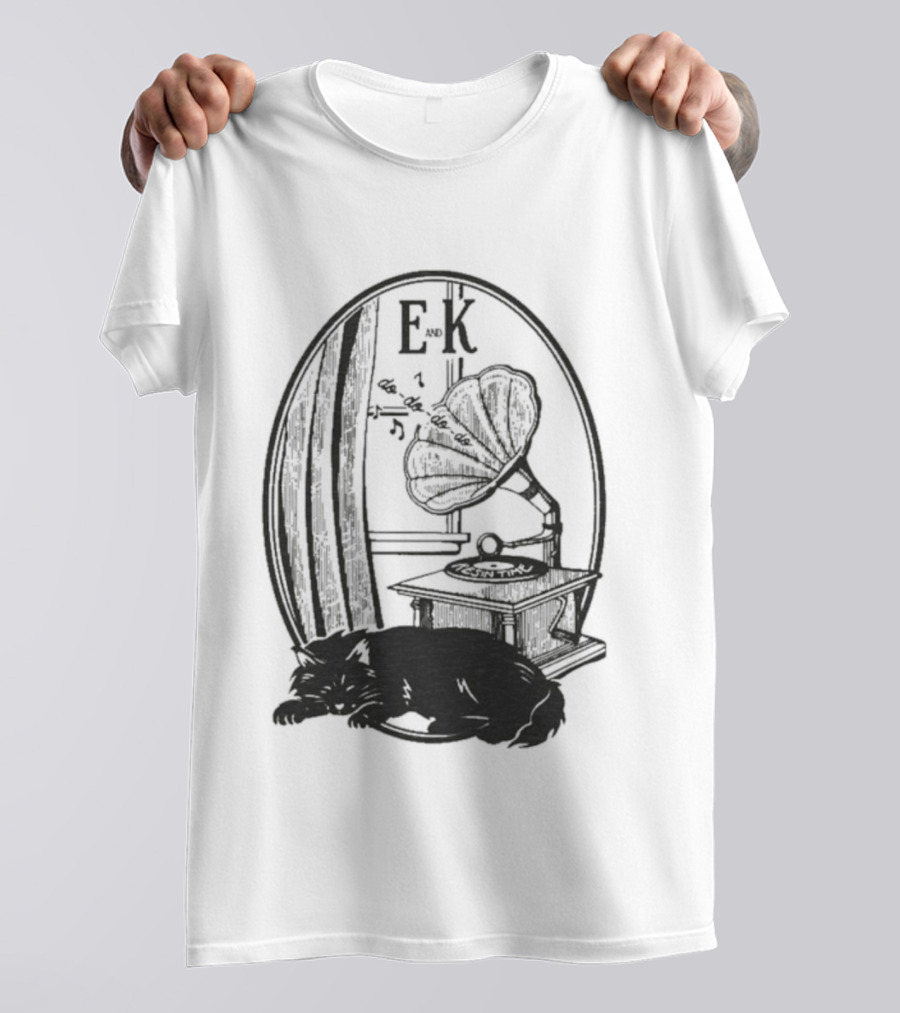 Evan And Katelyn EK Vintage Gramophone Oval Design T-Shirt