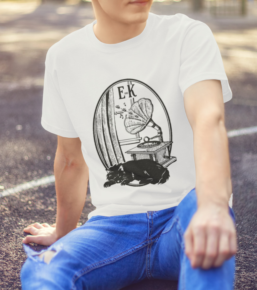 Evan And Katelyn EK Vintage Gramophone Oval Design T-Shirt