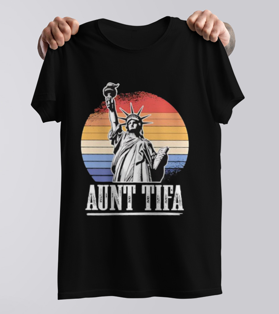 Statue Of Liberty Aunt Tifa Vintage Retro Stripes T-Shirt