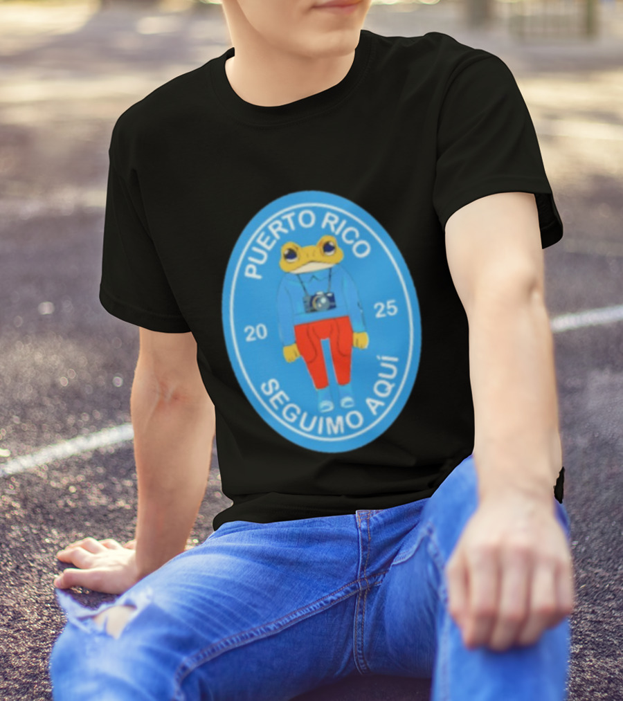 DeBi Frog Puerto Rico Seguimos Aquí 2025 T-Shirt