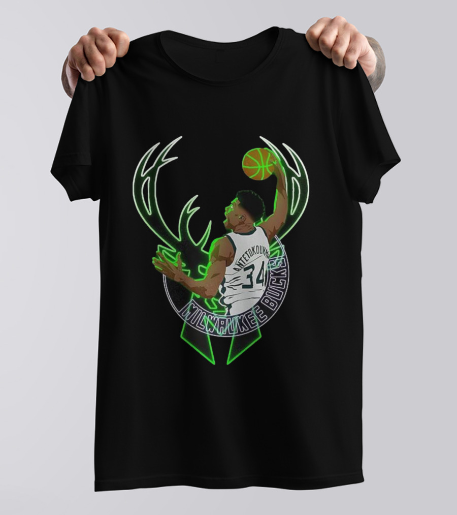 Milwaukee Bucks Giannis Antetokounmpo Dunk Basketball 34 T-Shirt