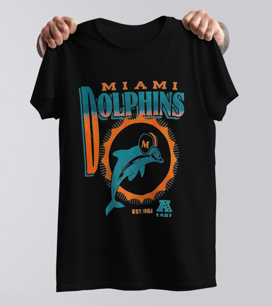 Miami Dolphins Est 1966 AFC East Vintage Football Dolphins M Helmet T-Shirt