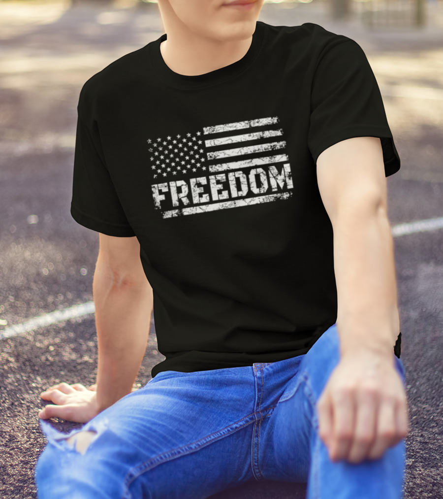 USA Flag Distressed Freedom Grunge Style T-Shirt