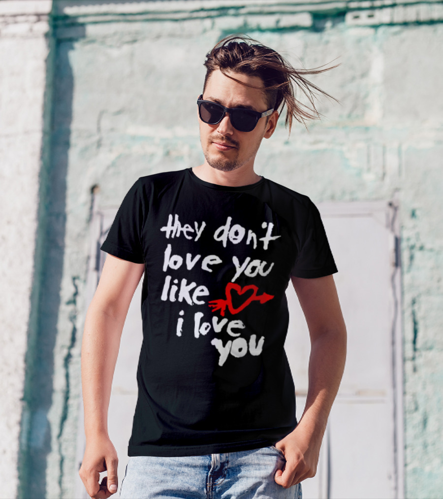 Yeah Yeah Yeahs They Don't Love You Like I Love You Red Heart Arrow T-Shirt