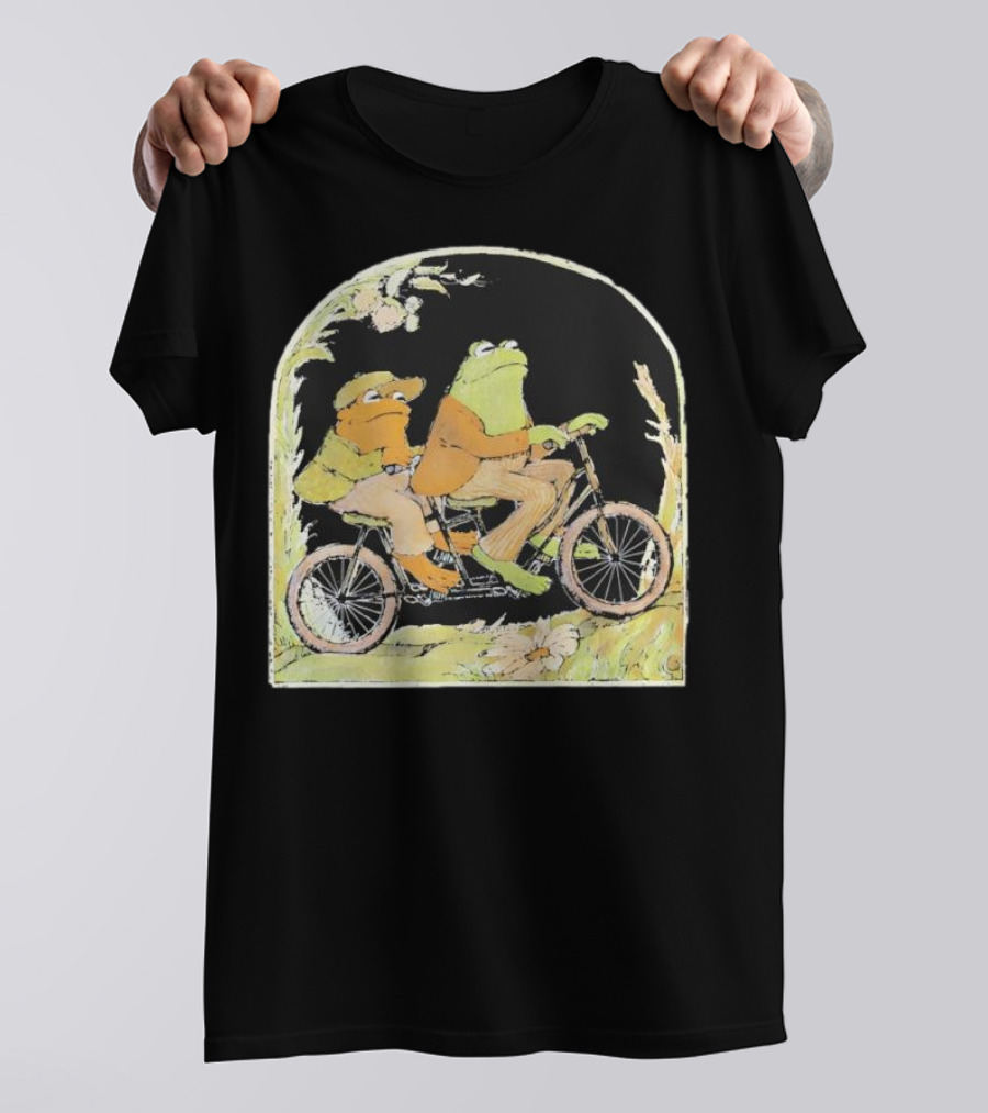 Frog And Toad Riding Vintage Bicycle Halloween Style T-Shirt
