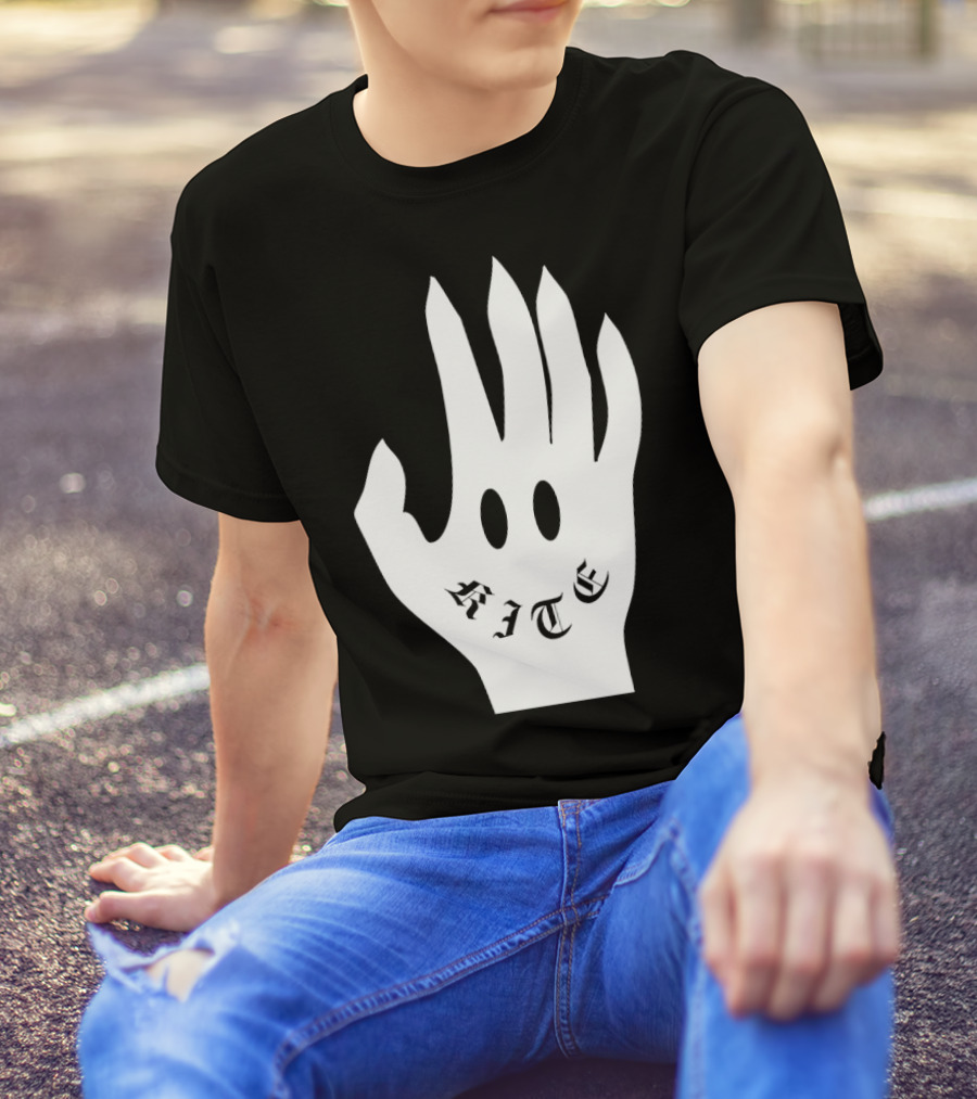 Kite Smile Hand By Stefan Fält T-Shirt