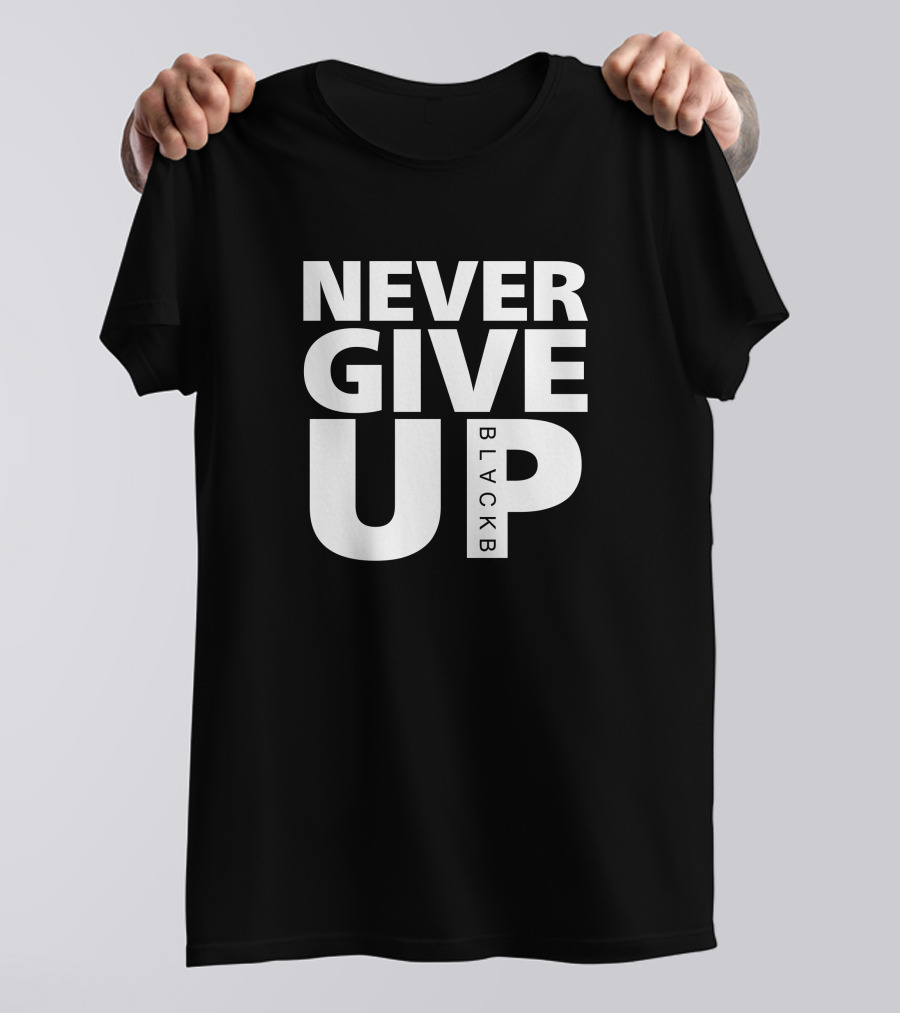 NEVER GIVE UP MO SALAH BLACKB T-Shirt
