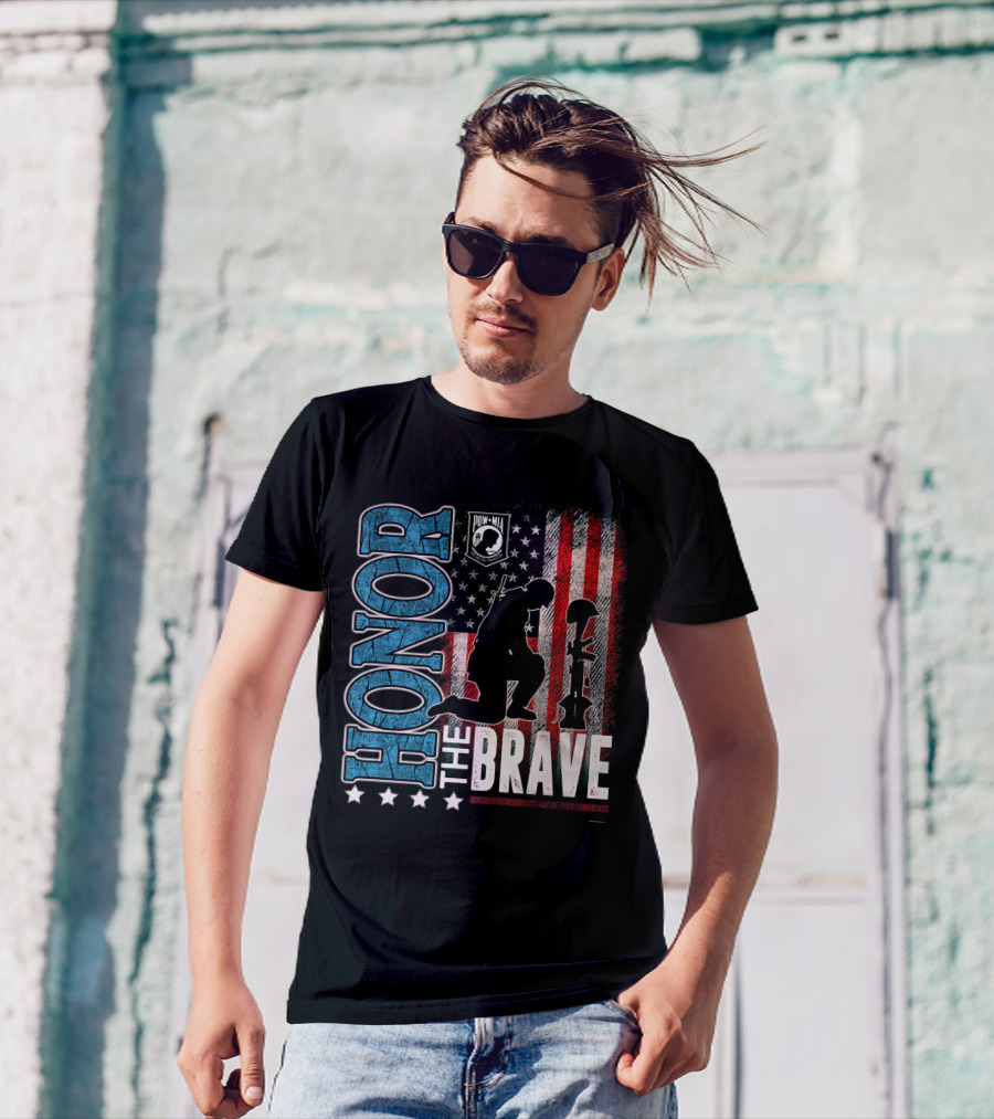 Honor The Brave POW-MIA American Flag Soldier Kneeling Memorial T-Shirt