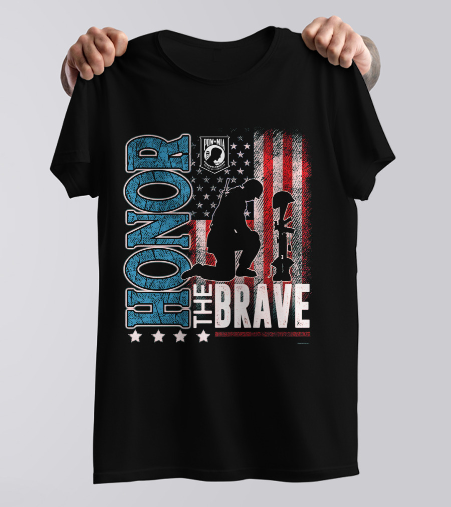 Honor The Brave POW-MIA American Flag Soldier Kneeling Memorial T-Shirt