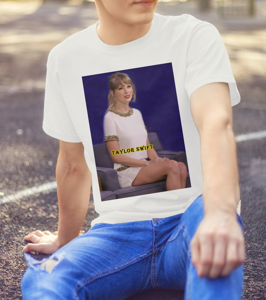 TAYLOR SWIFT Fans Theory About Actress In 10-Minute 'All Too Well' T-Shirt