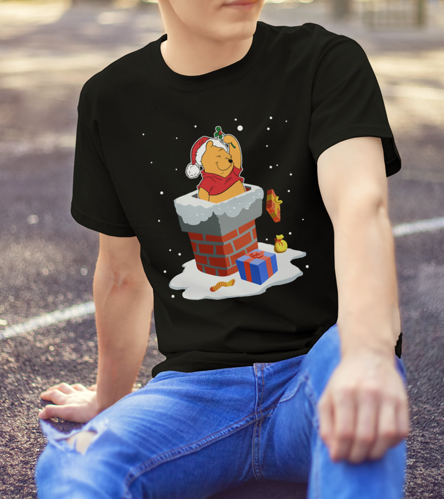 Winnie The Pooh Christmas Santa Chimney Holiday Mistletoe Snow Gifts T-Shirt