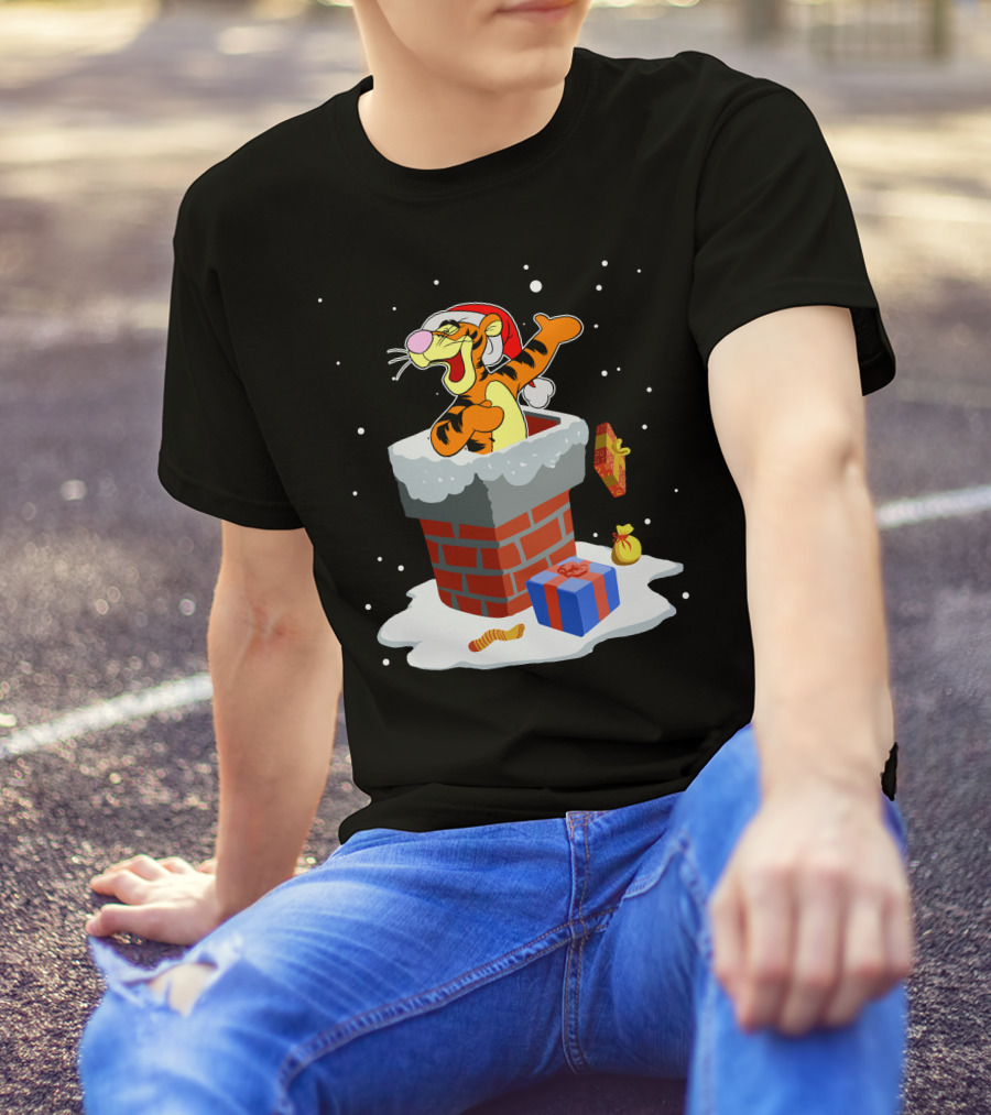 Tigger Santa Chimney Christmas Snow Gifts T-Shirt