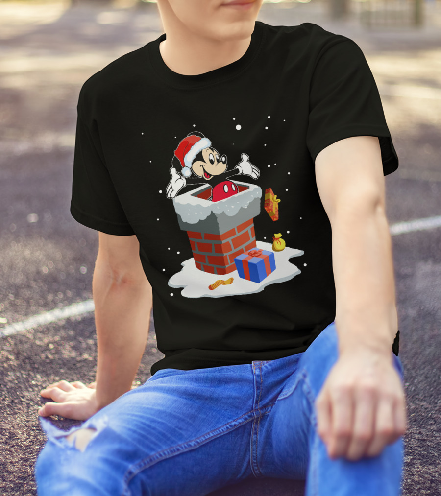 Mickey In Santa Hat Exiting Chimney With Gifts And Snow T-Shirt