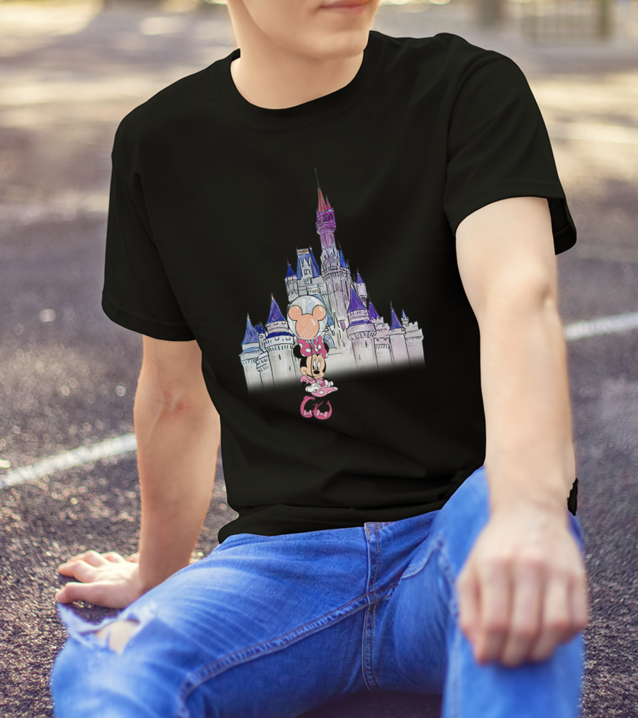 Minnie Mouse In Front Of Disney Castle T-Shirt