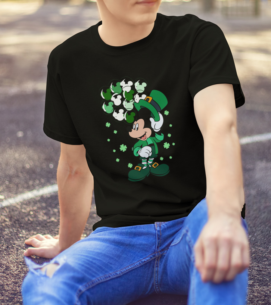 Mickey Mouse St Patrick's Day Celebration With Leprechaun Outfit And Shamrock Balloons T-Shirt