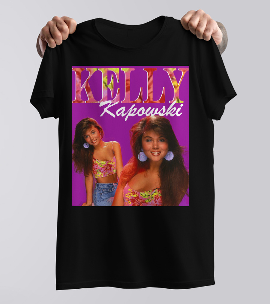 Kelly Kapowski Saved By The Bell 90s Iconic Style Retro Vibes T-Shirt