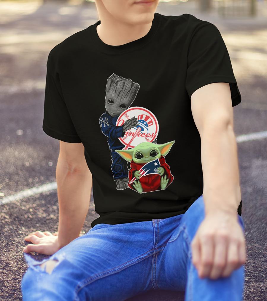 Yankees Baby Groot And Grogu Holding Patriots T-Shirt