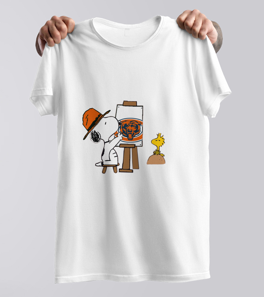 Snoopy Painting Chicago Bears Logo With Woodstock T-Shirt