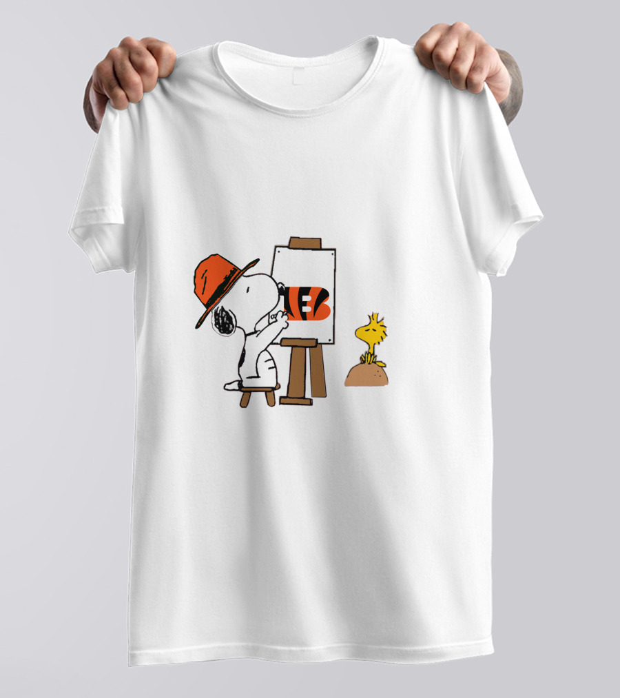 Snoopy Painting Cincinnati Bengals T-Shirt