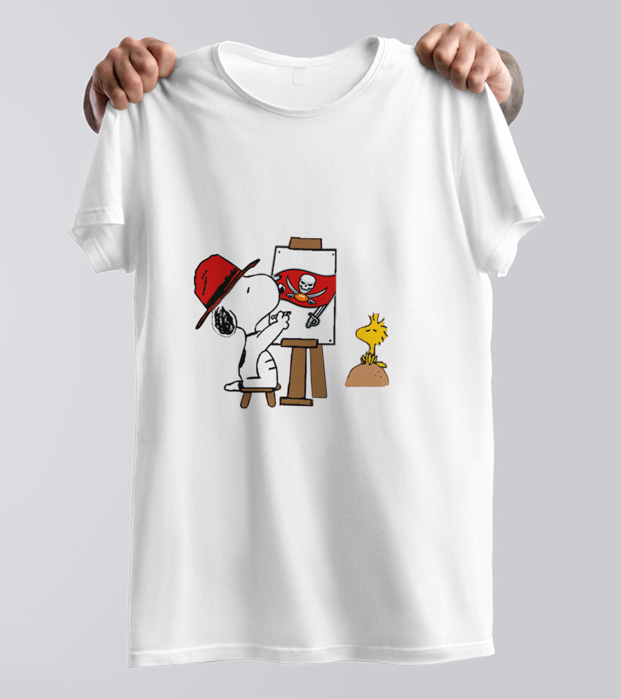 Buccaneers Painting Snoopy With Easel And Woodstock T-Shirt