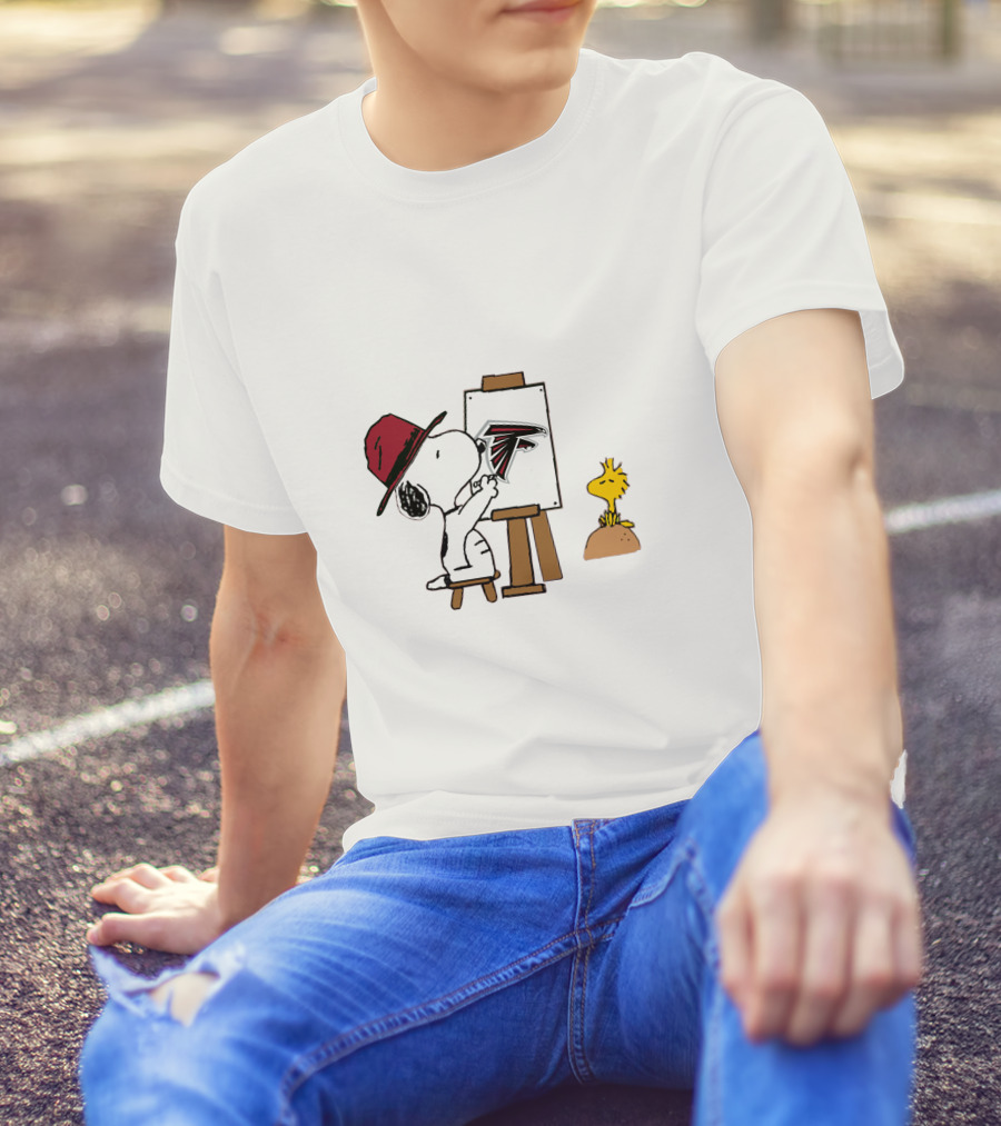 Snoopy Painting Atlanta Falcons Logo With Woodstock Observing T-Shirt