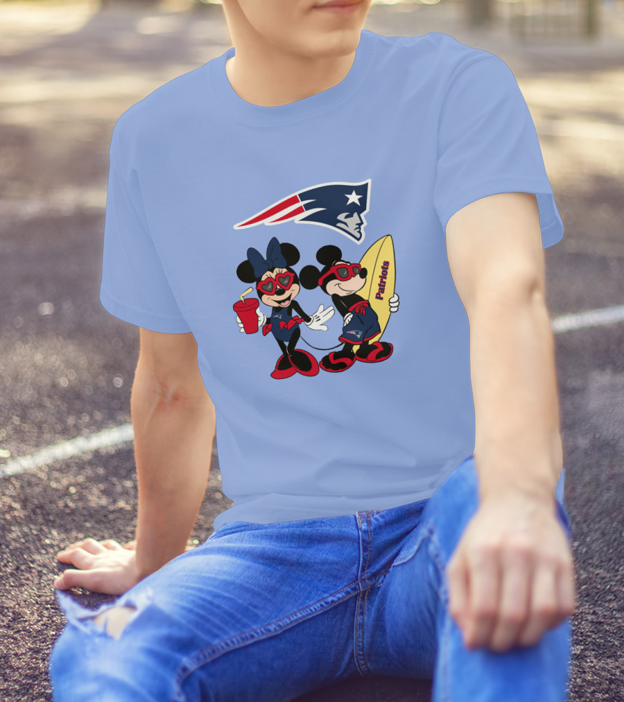 Patriots Mickey And Minnie Vacation With Surfboard And Drink T-Shirt