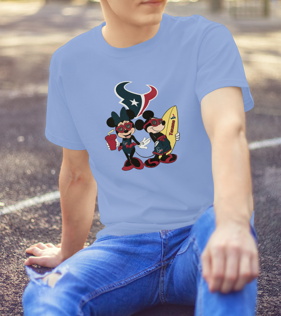 Texans Mickey And Minnie Happy Vacation Surfboard And Drink T-Shirt
