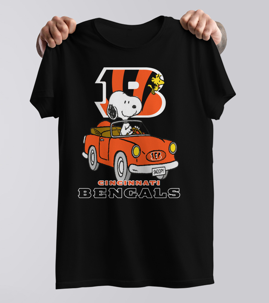 Cincinnati Bengals Snoopy Driving Woodstock Car NFL Peanuts T-Shirt
