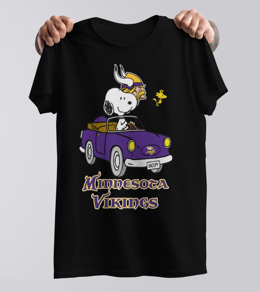 Minnesota Vikings Snoopy Car Ride T-Shirt